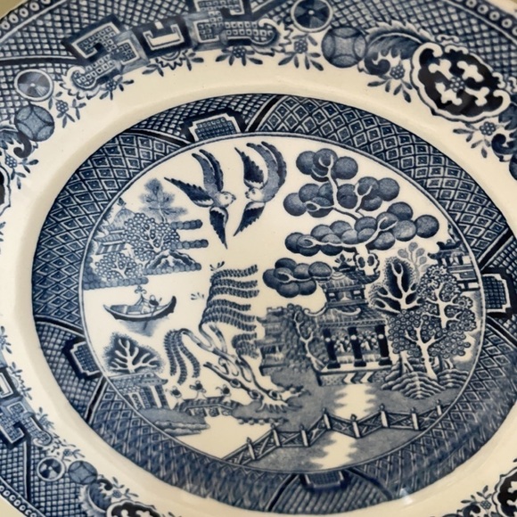 Blue willow 9 inch luncheon plate - Picture 2 of 3